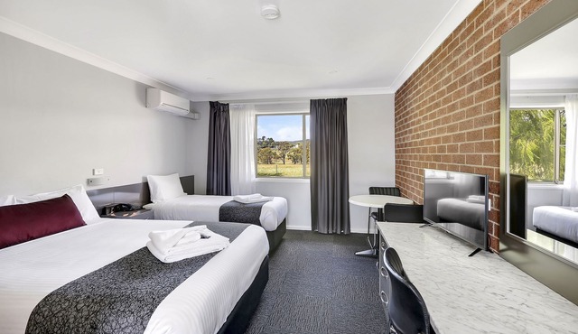 Bushmans Motor Inn