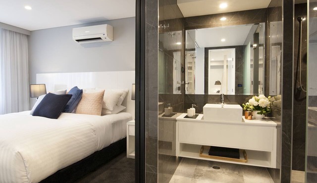 Canberra Rex Hotel in Braddon