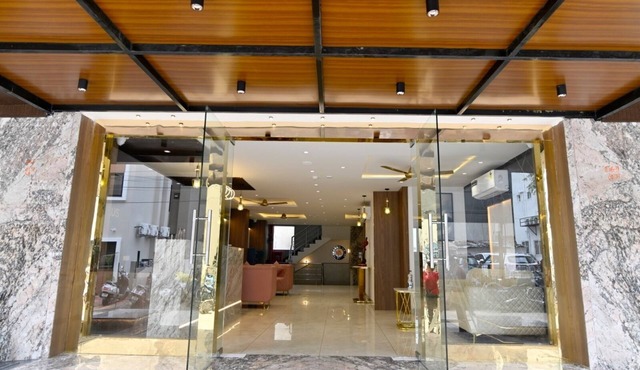 Carry Plus Hotel