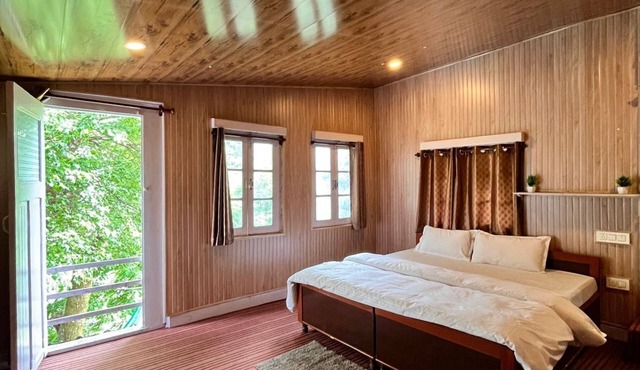 Castleton Casa