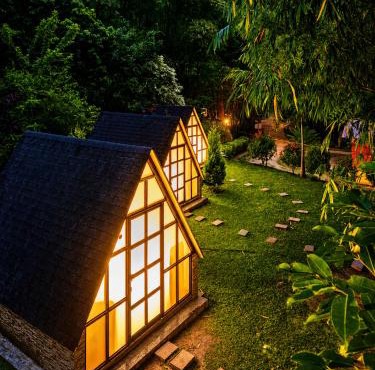 Cave Ritz Coorg by VOYE HOMES - Cottages with Guided Plantation walks and Treks - Pet Friendly