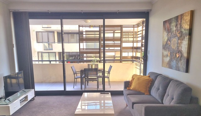 Central 2 bedroom, 2 bathroom apartment with balcony in Gladstone Central