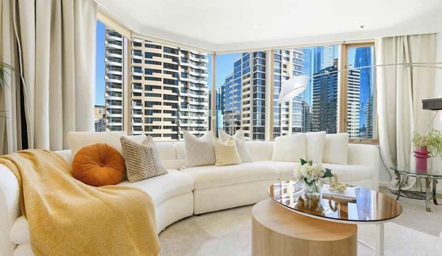 Central Rocks 1BR Walk to Harbour & Pool Gym