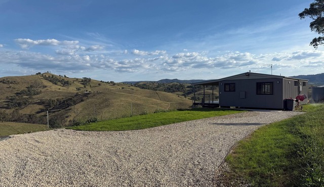 Charming 2 bedroom cottage in kanimbla valley