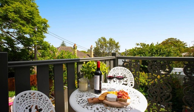 Charming Retreat in Exclusive Glebe Estate