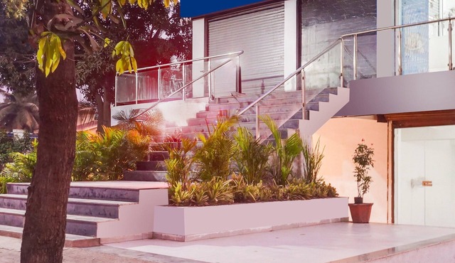 Classic With Balcony Landmark Regency