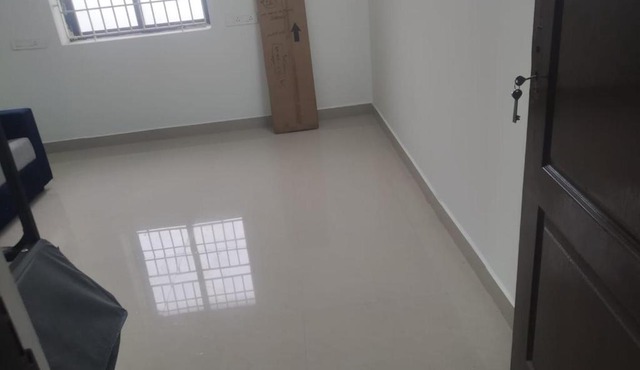 Comfortable 3BHK apartment near Vandalur zoo