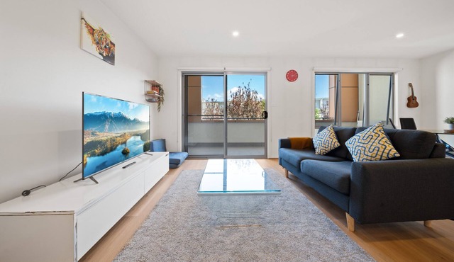 Comfy 1-Bed with Balcony in Tranquil Location in Wright