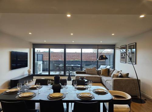 Complete Host Ireland St Apartments in Melbourne