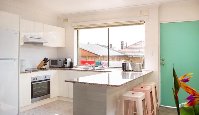 Cosy 2-Bed Apartment in the Heart of Strathfield