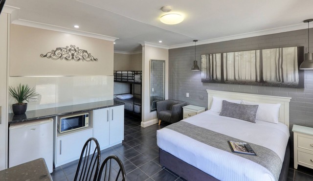 Country Leisure Motor Inn