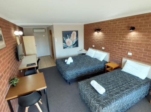 Country Mile Motor Inn