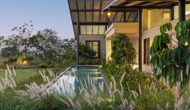 Cozy 2-bedroom farmhouse in Nashik outskirts
