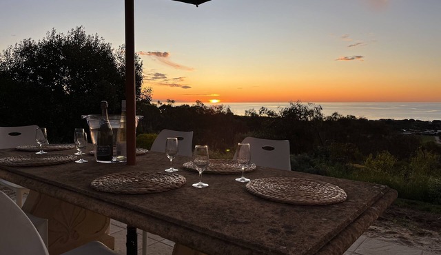 CURROLGA Elevated Seaviews, Tranquil Coastal Retreat Rolling hills, Dogs welcome