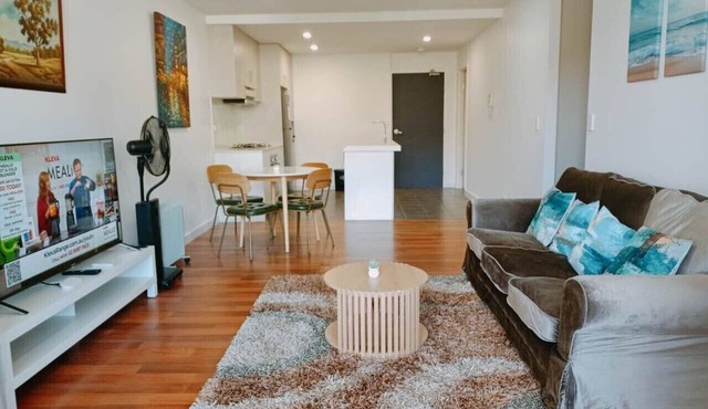 Dee Why 2BR Apartment Near Beach & Shops in Dee Why