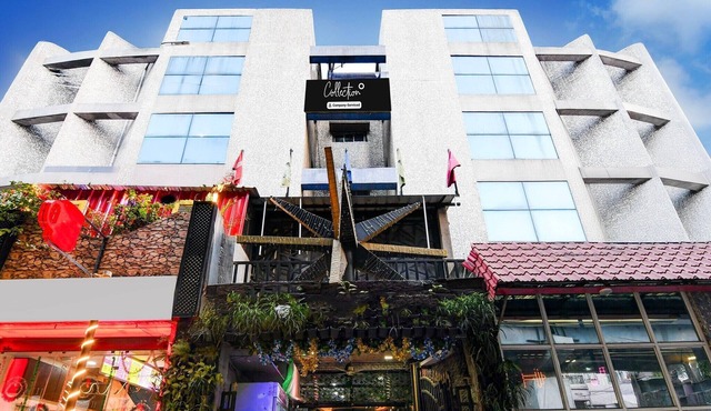 Deluxe Circus Avenue Road Hotel Rockstar