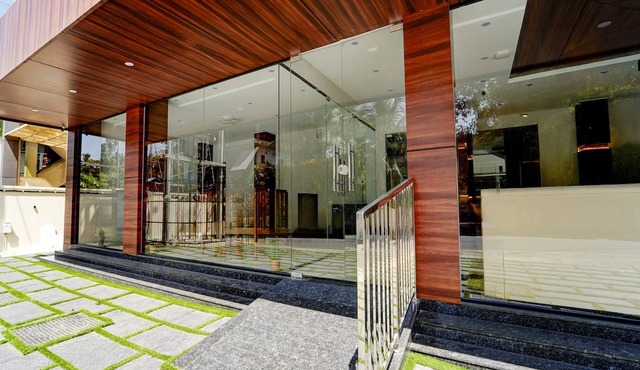 Deluxe Super Townhouse Oak Cochin