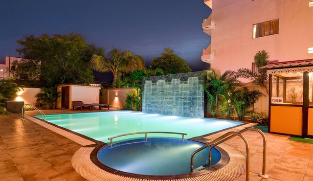 Deluxe Tropicana Beach Resort