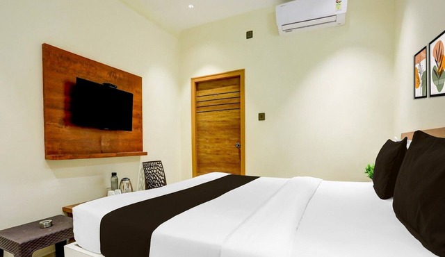 Deluxeshree Maruthi Inn TR Residency
