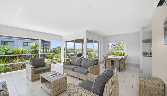 Diamond Beach Beachfront Family Apt