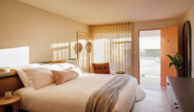 Dolphins Motel