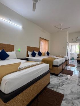 DSS HOME STAY Just 500 Meter Girivalam Road