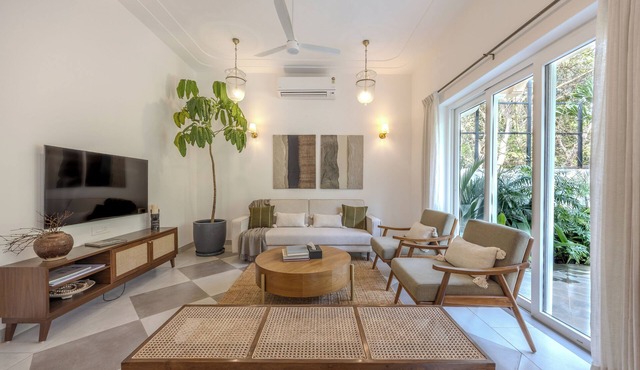 ELIVAAS Cygnus 4BHK With Pvt Pool