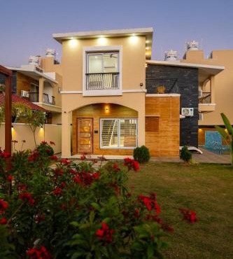 ELIVAAS Palazao, Stunning Getaway With Pvt Pool, Garden and Gazebo
