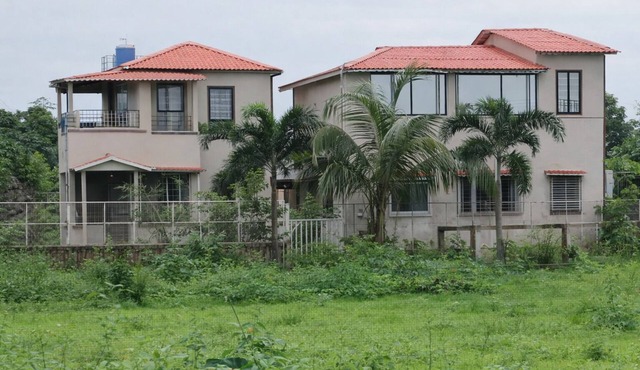 Enjoyable 3-bedroom villa with private pool in charming Kasara near Igatpuri