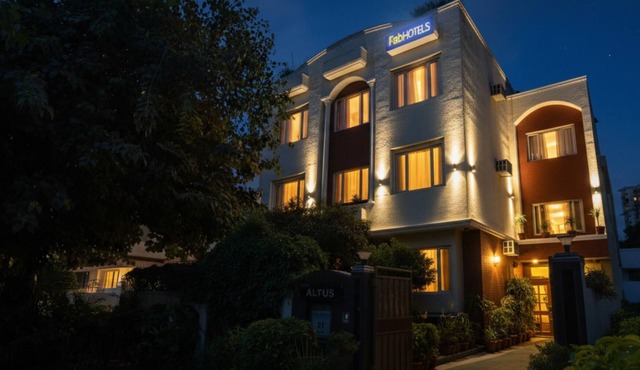 FabHotel Altus - DLF CyberHub, Gurugram
