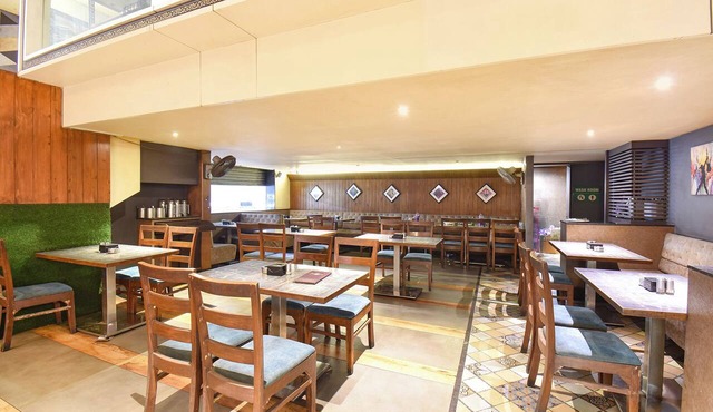 Fabhotel City Point Executive