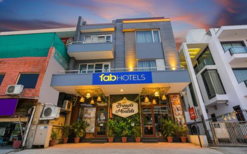 FabHotel Dev Palace I - Pitampura