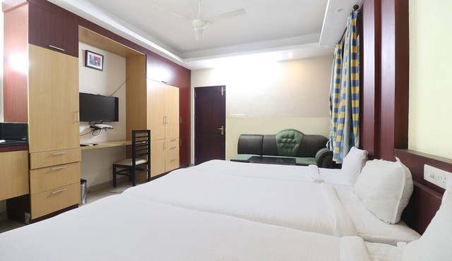 Fabhotel Elite Inn