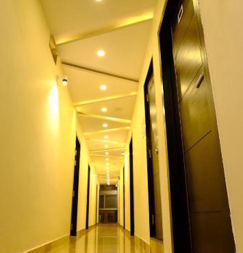 FabHotel Happy