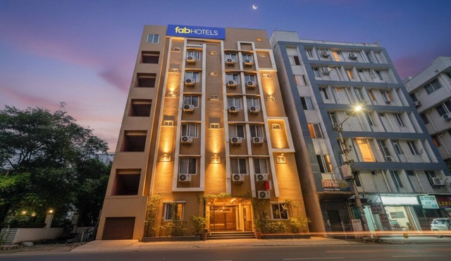 Fabhotel Jaswitha Grand
