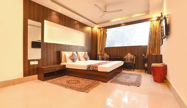 Fabhotel Motisarai
