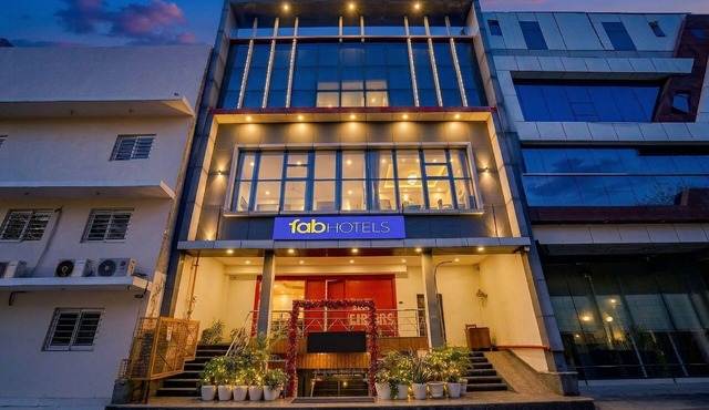 Fabhotel Mvr