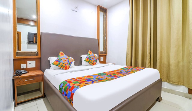 FabHotel Nand