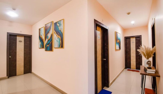 FabHotel Prime Rockstar Suites - Nr Park Circus 7 Point