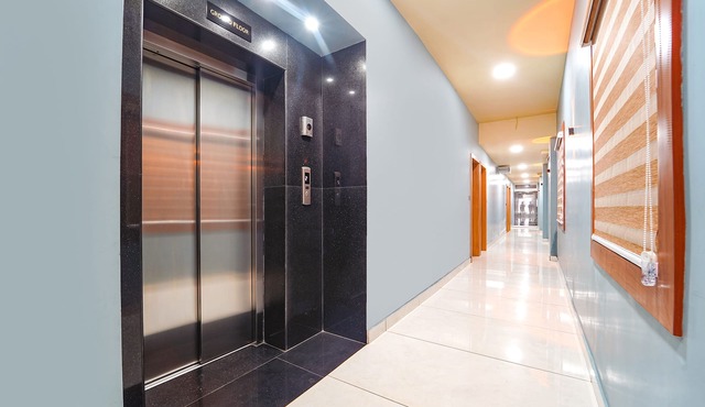 Fabhotel Q One Plaza