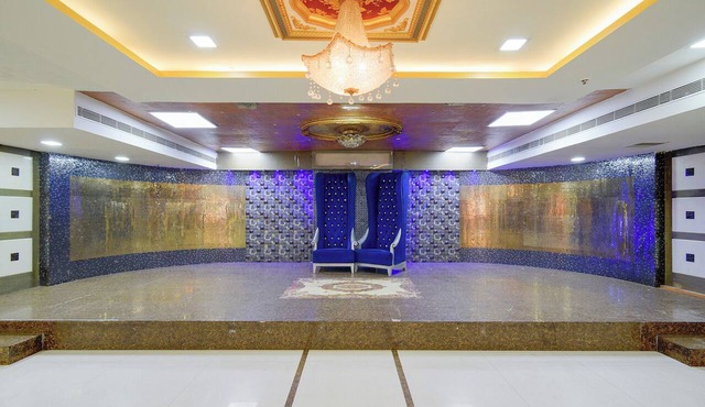Fabhotel Regal I