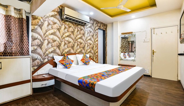 Fabhotel Saroj Inn