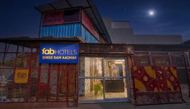 FabHotel Shree Ram Aadhar 900 Mtr from Ram mandir