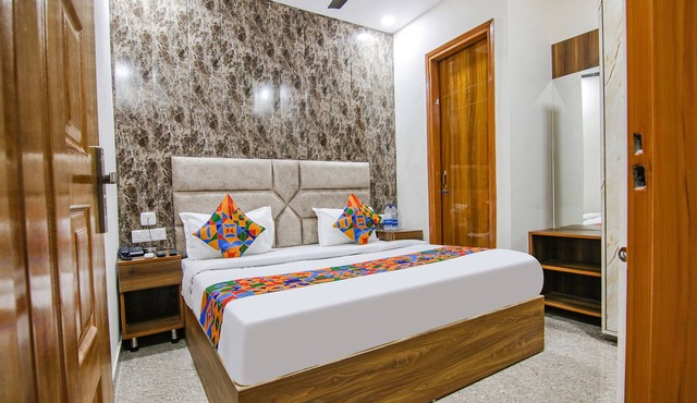 FabHotel South Crown
