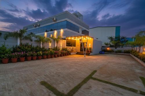 FabHotel Tiru Rooms