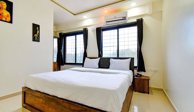 Fabhotel White House in Pune