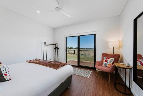 Frantoio Cottage - Serene Horizons, Stylish Comforts