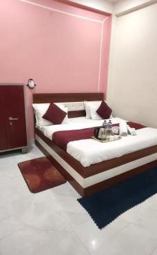 Front of Ram Mandir gate"Rudra Prabha INN" 7355-6911-08