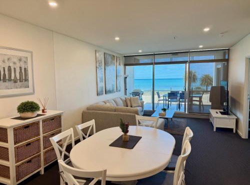 Frontage Apartments- 3Bedroom Central Seaview Escape
