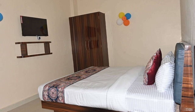 GK Hotel and Restaurant